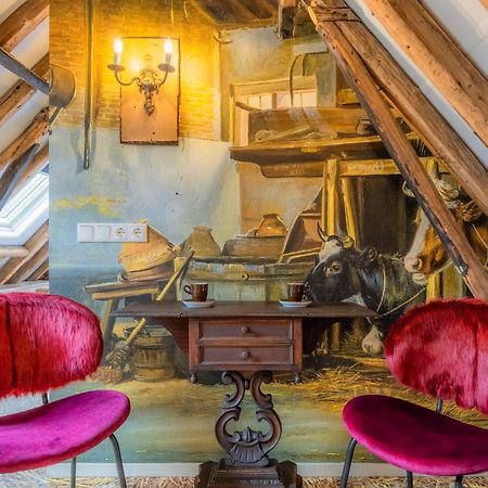Unieke Bed En Breakfast Met Historisch Verhaal In Ferwert Ferwerd Bagian luar foto